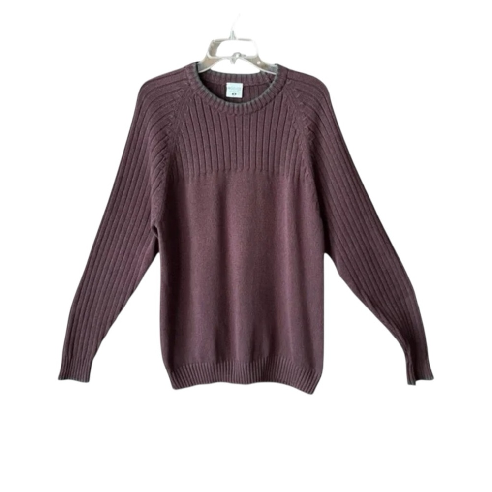 Crewneck generous sizing preppy sweater. Men’s size medium.